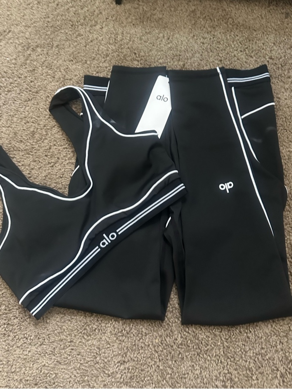 ALO Yoga Black Leggings with White Contrast Piping